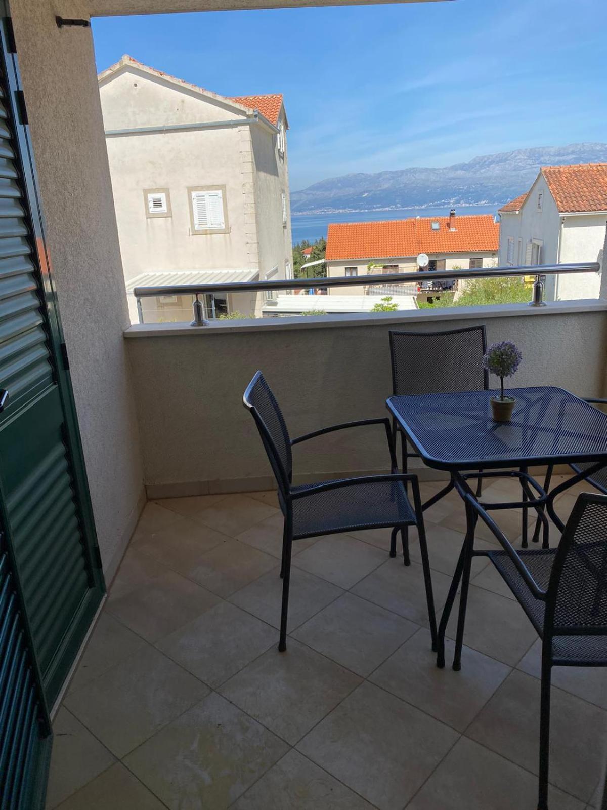 Apartman Emil Supetar Buitenkant foto