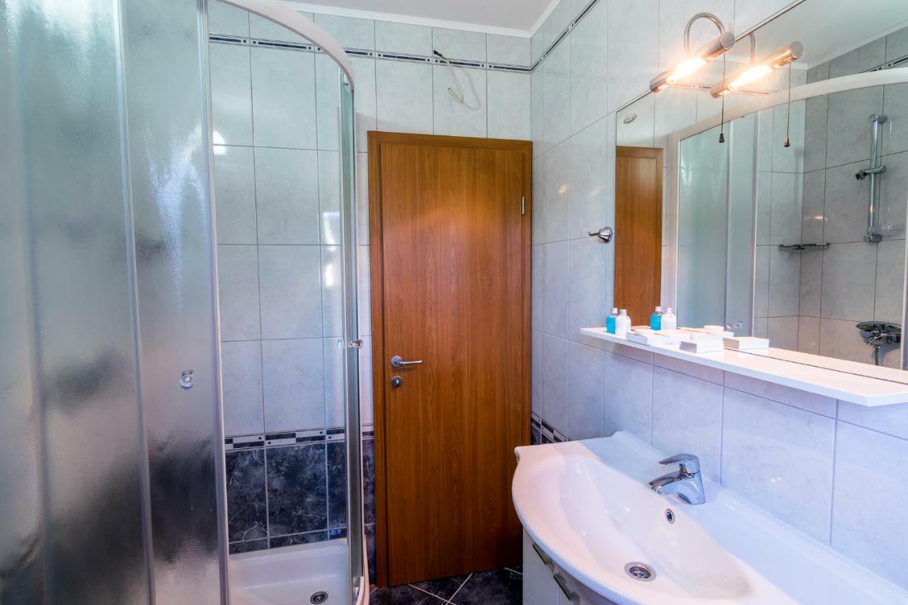 Apartman Emil Supetar Buitenkant foto