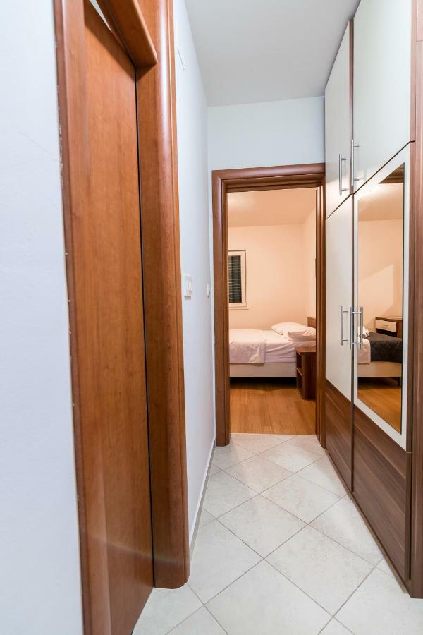 Apartman Emil Supetar Buitenkant foto