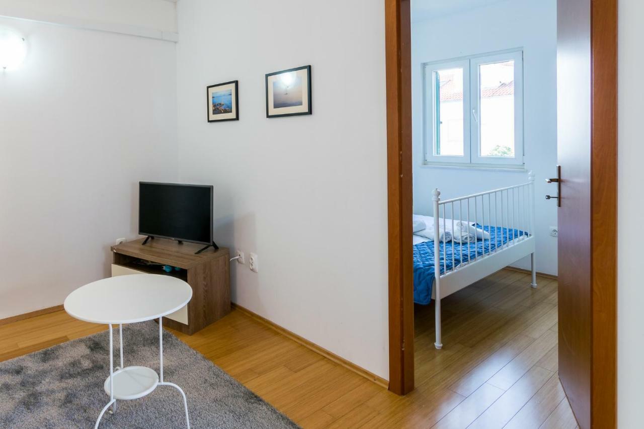 Apartman Emil Supetar Buitenkant foto