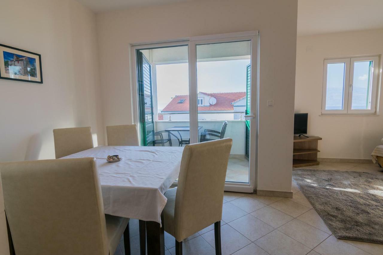 Apartman Emil Supetar Buitenkant foto